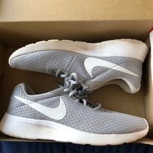Women’s running shoes